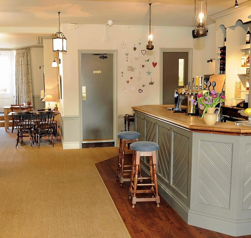 The Falcon Inn Painswick Exterior foto
